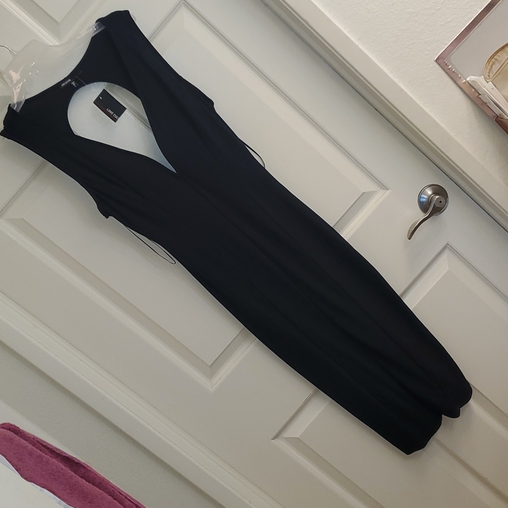 Black dress with wire around breast area very sexy for slim touch and stretchy